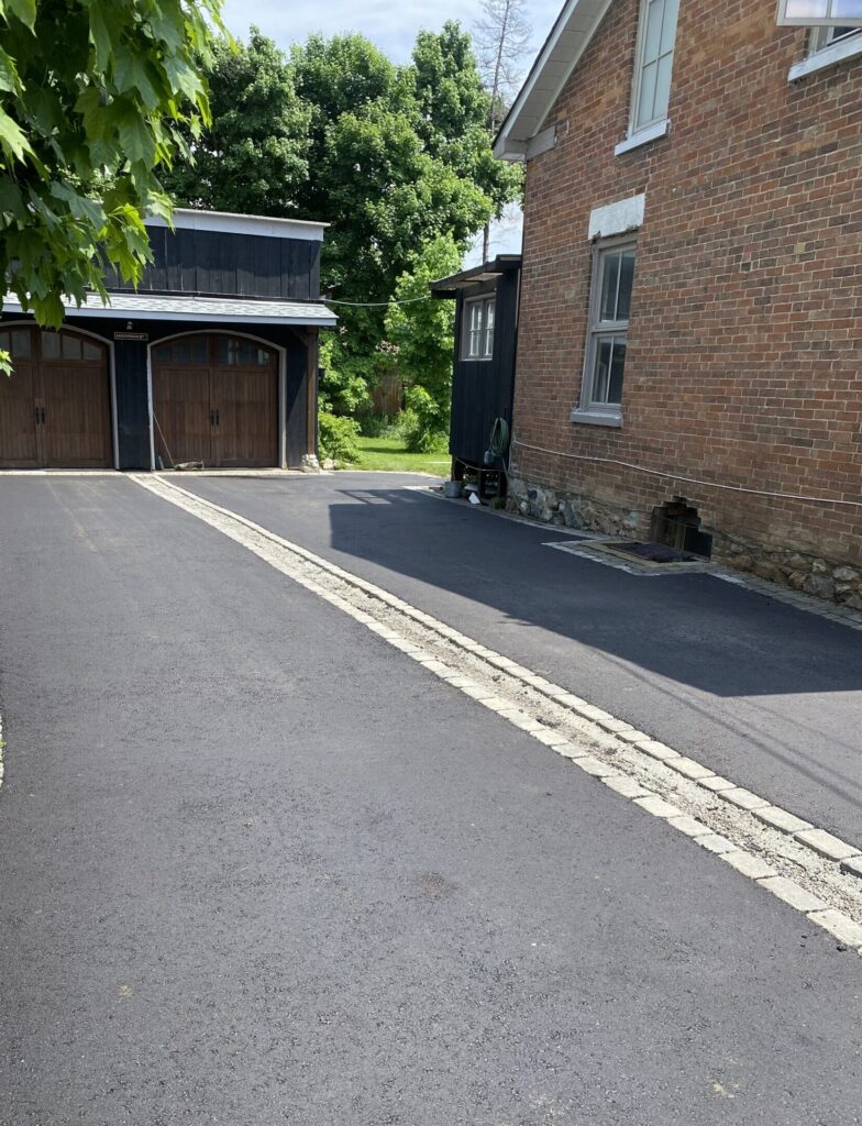 LANDSCAPE CONTRACTOR OAKVILLE, landscaping company oakville, ontario, milton stone interlocking companies in halton region, pool contractors oakville and burlington, asphalt paving company oakville ontario MILTON STONE