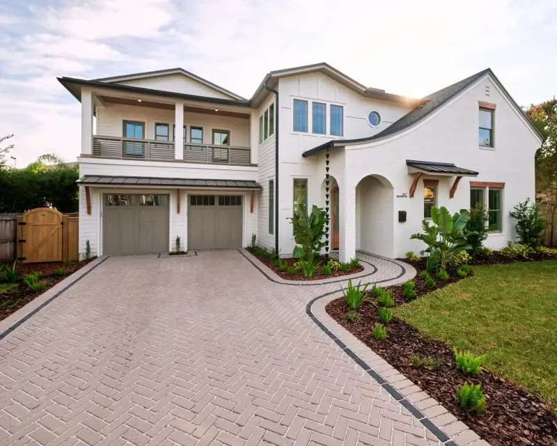 Mika · herringbone driveway · Techo-Bloc photograph